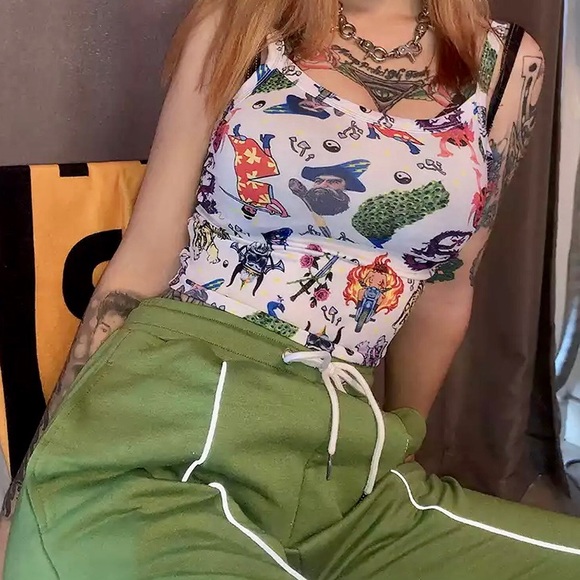 White trippy print cami crop top 🐲🔥🐅🦚🗡 - Picture 10 of 16